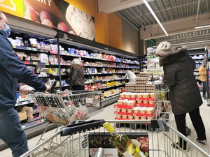 Zakupy w Wielki Piątek lub w Wielką Sobotę? Sprawdź, jak otwarte są sklepy