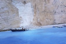 Zakynthos: Osunął się klif na słynnej plaży
