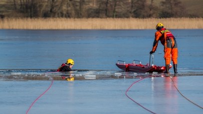 Załamał się lód pod quadem. Strażacy znaleźli ciało mężczyzny