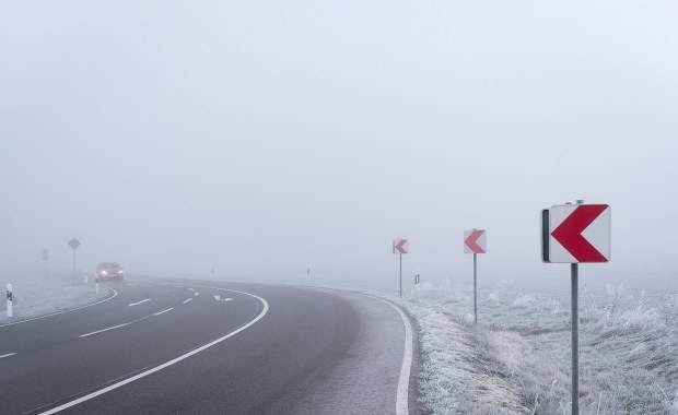 Załamanie pogody i alerty dla 6 województw. "Uważaj na drodze"