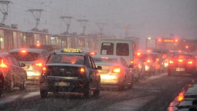 Załamanie pogody. Szklanka na drogach