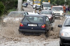 Zalana droga Kielce - Częstochowa