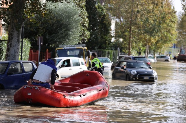 Zalana Florencja /Claudio Giovannini /PAP/EPA