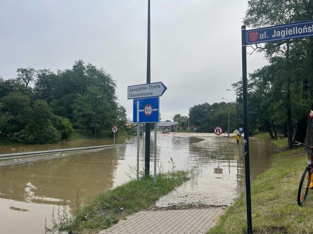 Flooded street in Nysa /Paweł Konieczny /RMF FM