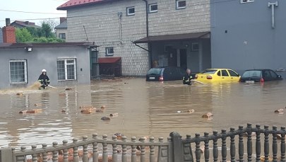 Zalane drogi, zerwane mosty. Potężne nawałnice przeszły nad Polską