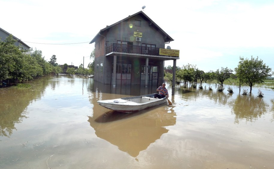 Zalane miasto Orasje /FEHIM DEMIR /PAP/EPA