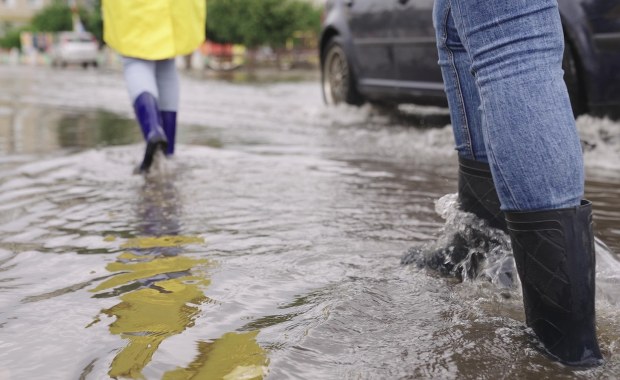 Zalane piwnice centrum rehabilitacyjnego i archiwum sądu. Prawie 600 interwencji po ulewach w Śląskiem