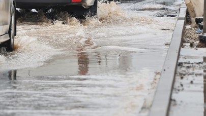 Zalane posesje i nieprzejezdne drogi. Roztopy dają się we znaki