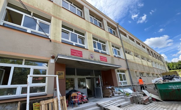 Zalane przez powódź szkoły szykują się na 1 września. Nie wszystkie zdążą