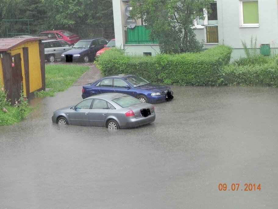 Zalane samochody na ul. Wielickiej /Jacek, Gorąca Linia /RMF FM