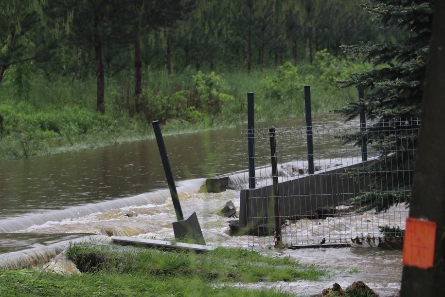 Zalane ulice w Wadowicach Dolnych. /Jacek Skóra /RMF FM