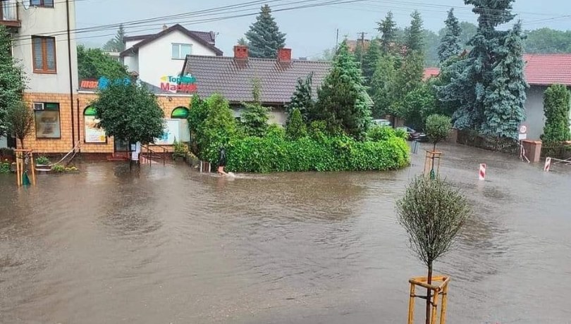 Zalane ulice Wyszogrodu / fot. OSP Wyszogród /Facebook