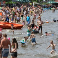 Plaża nad Zalewem Zegrzyńskim koło Nieporętu