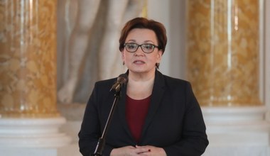 Zalewska w RMF: Dyrektorzy szkół zarabiają dwukrotność średniej pensji
