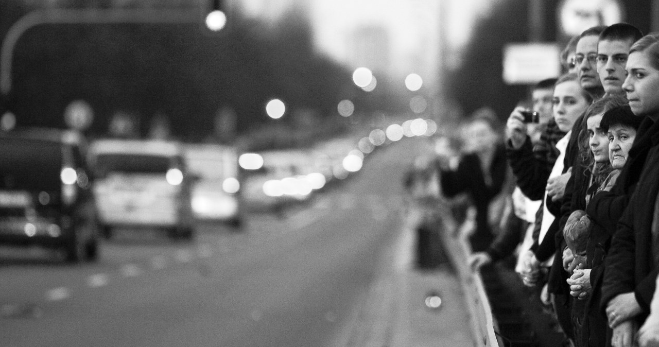 Żałobny kondukt ulicami Warszawy