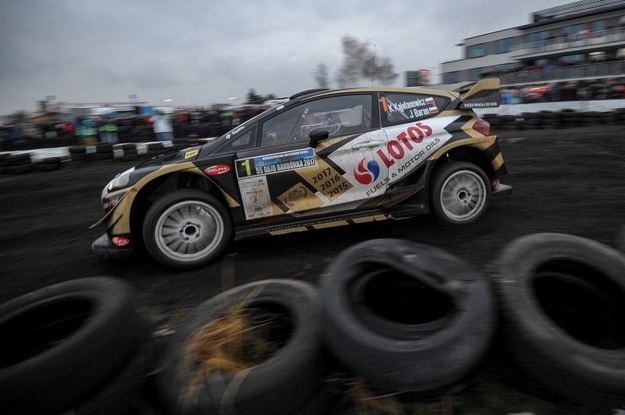 Załoga Kajetan Kajetanowcz- Jarosław Baran w Fordzie Fiesta WRC na trasie odcinka specjalnego Autodrom Bemowo /Marcin Obara /PAP