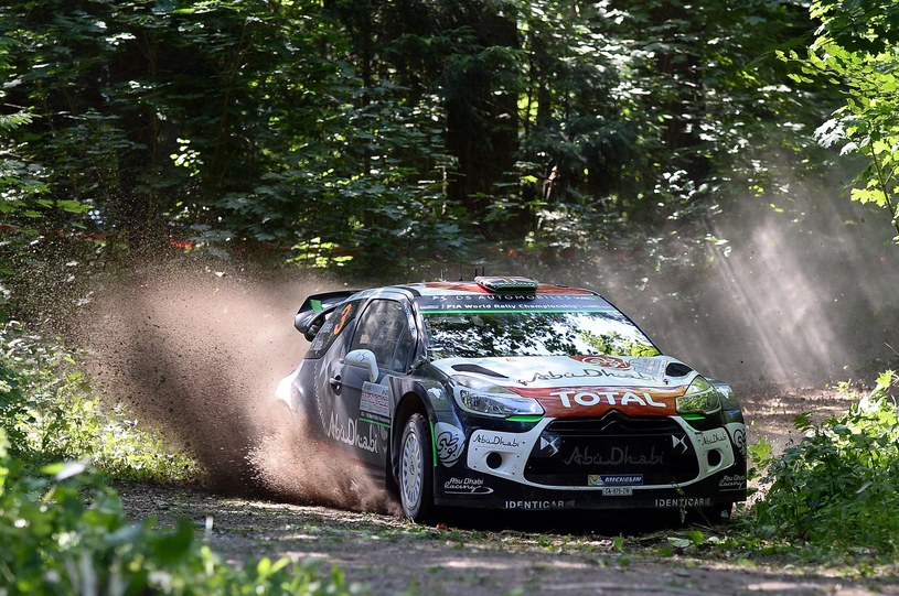 Załoga Kris Meeke -  Paul Nagle (Citroen DS3 WRC) na tarsie Rajdu Polski /AFP
