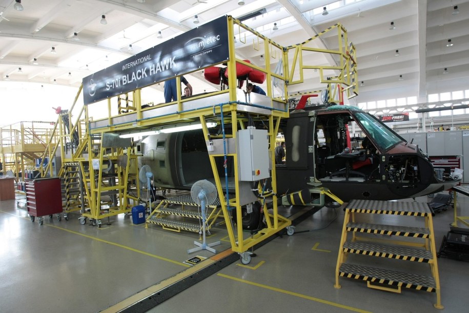 Załoga mieleckich zakładów po odejściu ok. 500 osób będzie liczyła ok. 1,6 tys. pracowników / 	Leszek Szymański    /PAP