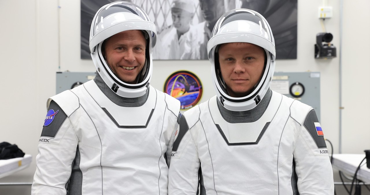 Załoga misji Crew-9 - Nick Hague (po lewej) i Aleksandr Władimirowicz Gorbunow (po prawej). /NASA/Kim Shiflett    /materiały prasowe