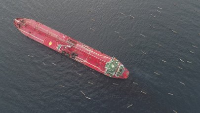 Załoga nadała sygnał SOS przed wejściem do portu. Trwa walka o zapobieżenie katastrofie