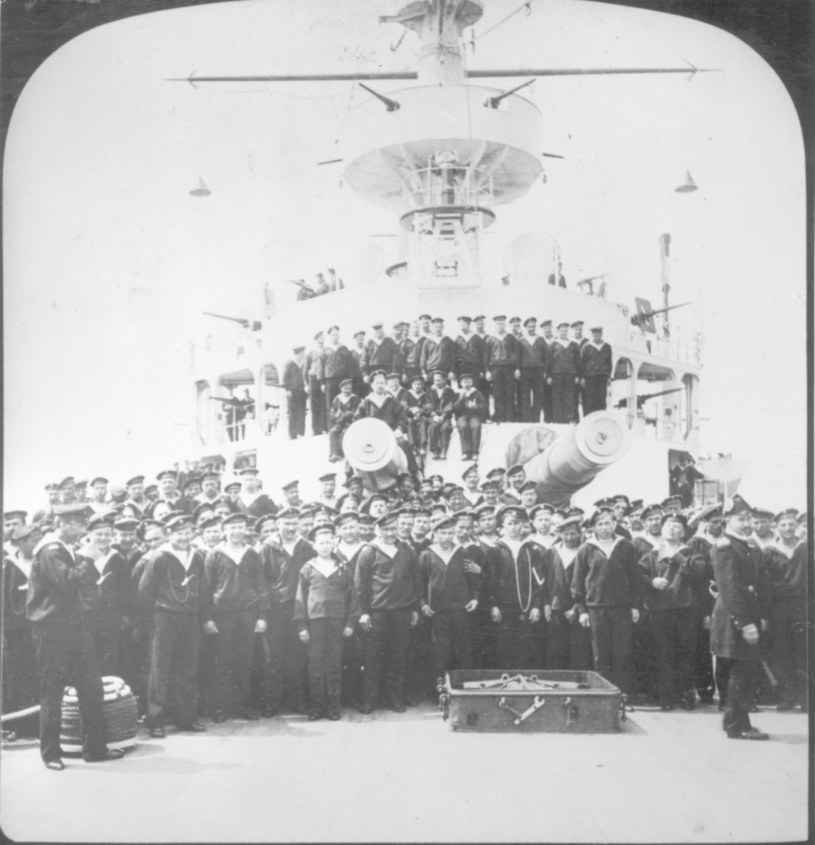 Załoga pancernika "Retwizan" w Port Artur w 1905 roku. To im na pomoc płynęła Eskadra z Bałtyku /Getty Images/Flash Press Media