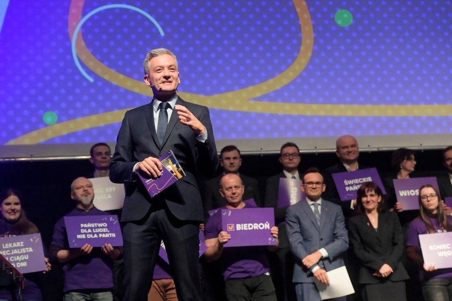 Założyciel i lider partii Wiosna Robert Biedroń podczas pierwszej konwencji regionalnej ugrupowania /	Grzegorz Michałowski   /PAP