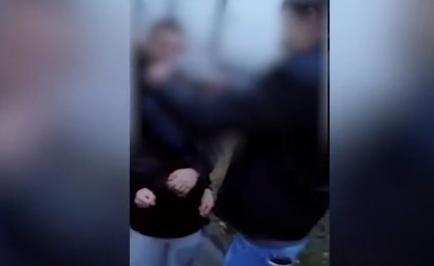 Założyli nastolatkowi prezerwatywę na głowę i podpalili. Policja zatrzymała dwóch uczniów