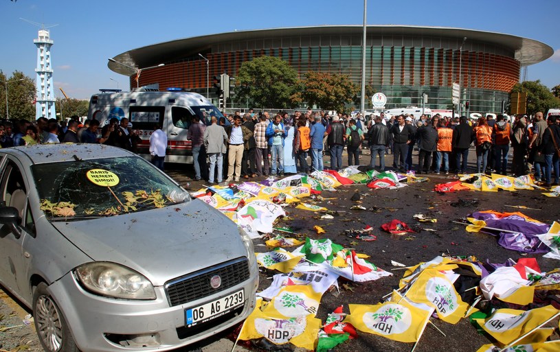 Zamach bombowy w Ankarze. Oświadczenie MSZ /PAP/EPA