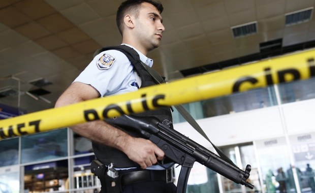 Zamach na lotnisku w Stambule: Zatrzymano 13 osób, w tym trzech cudzoziemców