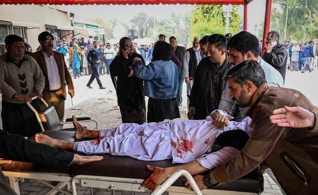 Zamach terrorystyczny w meczecie pełnym wiernych. Ponad 30 osób zabitych