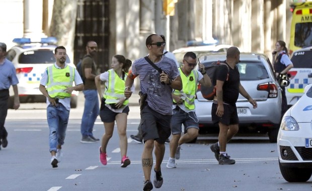 Zamach w Barcelonie. "Zamachowcy nie mają fantazji, my nie mamy pamięci"