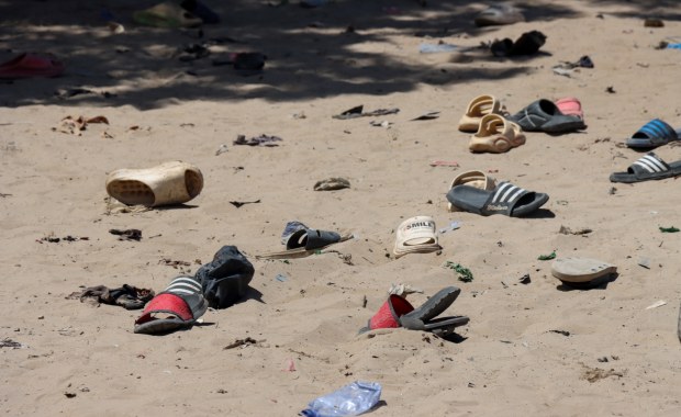 Zamachowiec-samobójca wysadził się w kolejce pod bazą wojskową