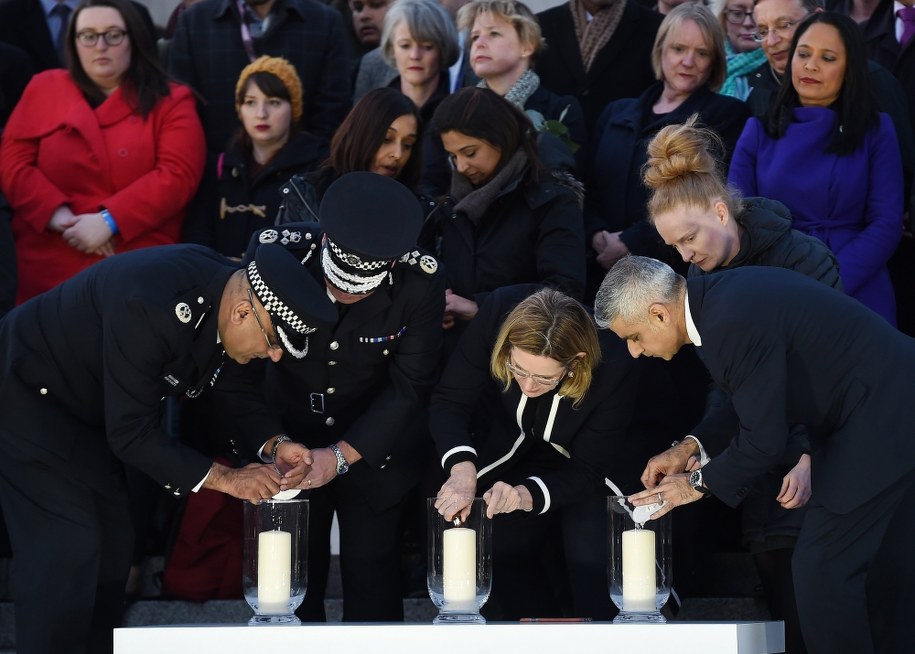 Zamachowiec zabił cztery osoby i ranił około 40. /ANDY RAIN /PAP/EPA
