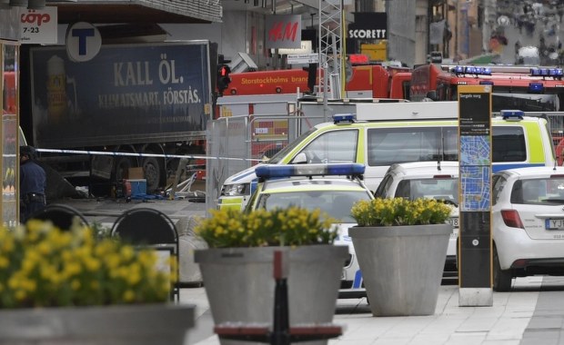 Zamachowiec ze Sztokholmu na czacie: Rozjechałem ludzi, muszę się stąd wydostać