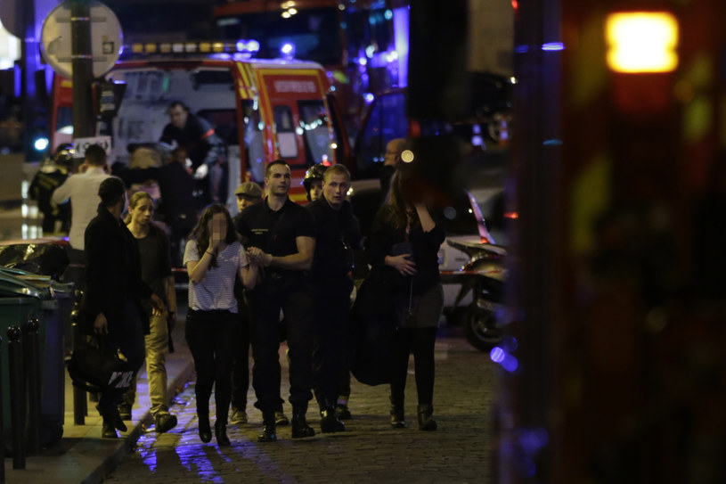 Zamachy w Paryżu: Ewakuacja mieszkańców /AFP