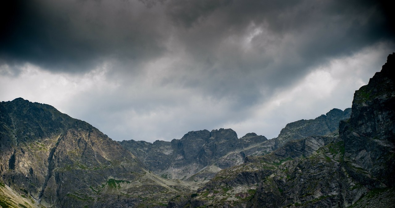 Zamarła Turnia (2179 m n.p.m.) to jeden z najtrudniejszych szczytów w polskich Tatrach Wysokich /fot. Andrzej Iwanczuk/REPORTER /East News