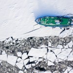 Zamarznięta Odra. Zakaz żeglugi i lodołamacze w akcji