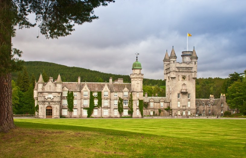 Zamek Balmoral w Szkocji był ulubioną rezydencją królowej Elżbiety II /123RF/PICSEL