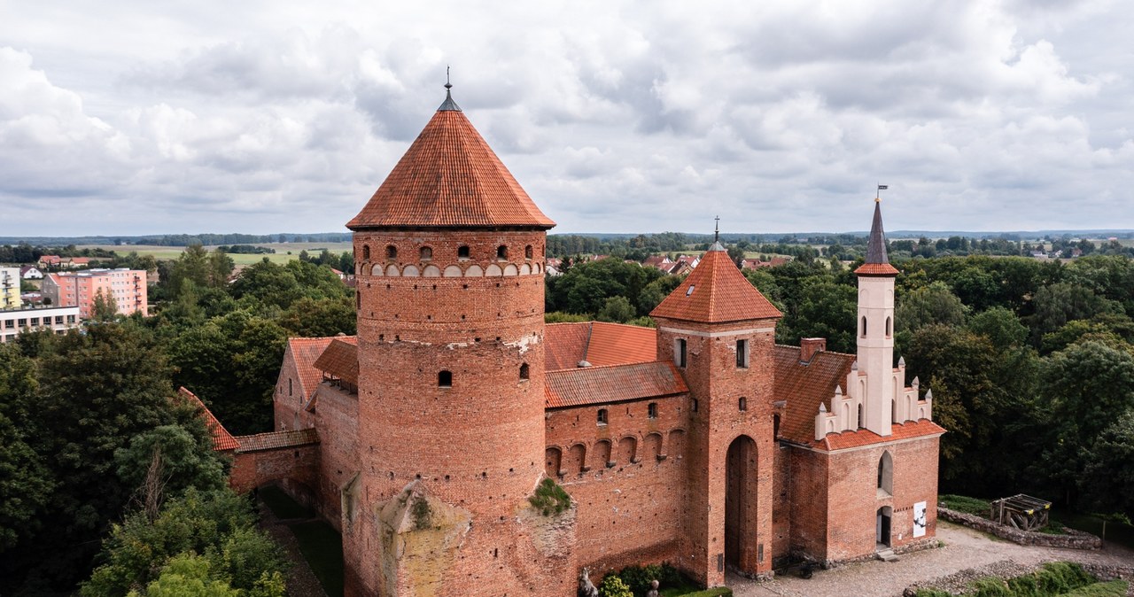 Zamek Biskupów Warmińskich jest jedną z największych atrakcji Reszla. /East News