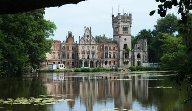 Zamek Disneya w Polsce? Pałac Kopciuszka znajdziesz niedaleko Opola