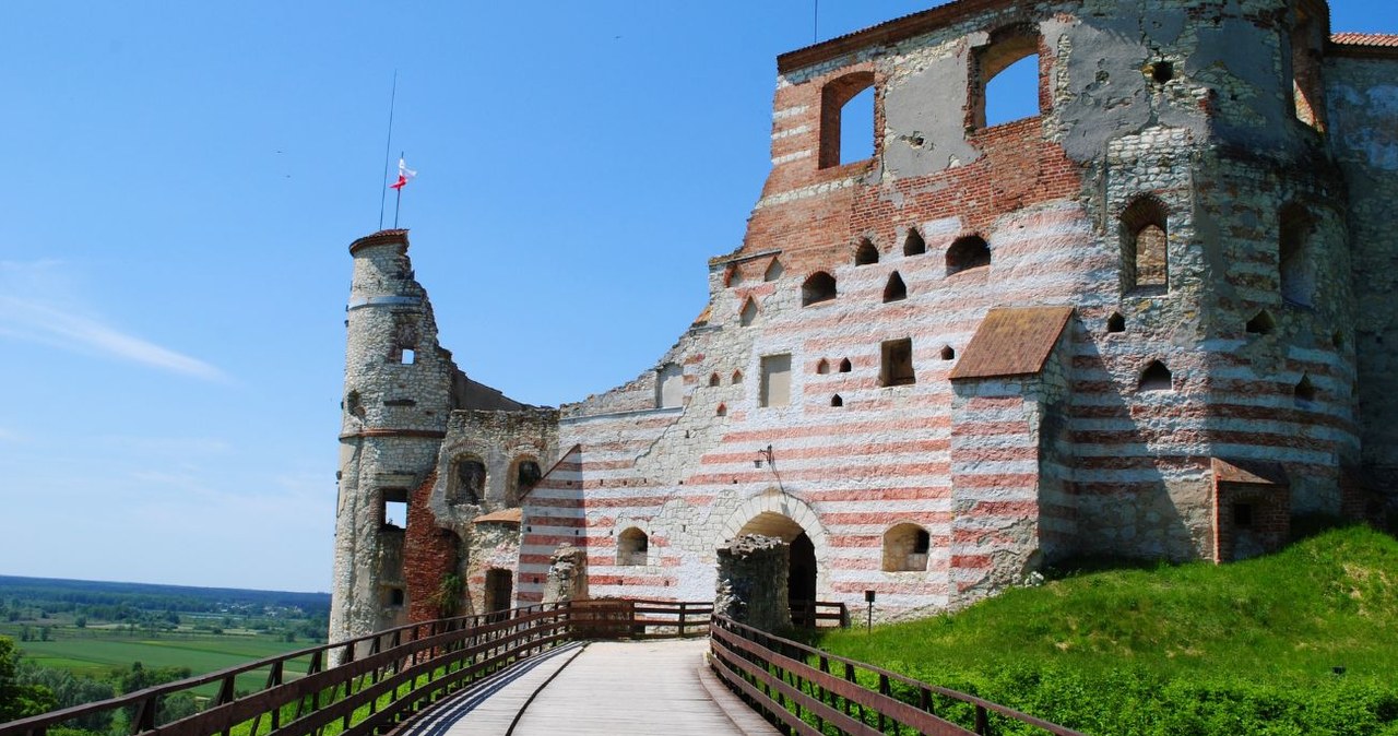 Zamek Firlejów w Janowcu, choć jest ruiną, wciąż zachwyca podróżnych /Marek Mróz /CC BY-SA 4.0