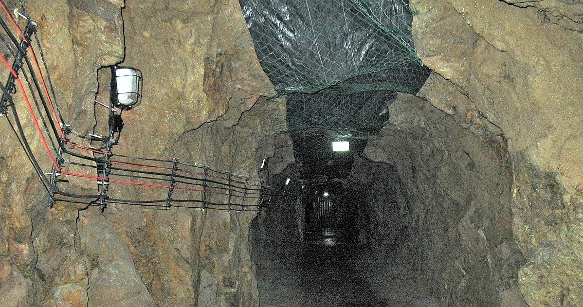Zamek Książ - tunele wydrążone pod ziemią /Marie Čcheidzeová/CC BY-SA 4.0 Deed (https://creativecommons.org/licenses/by-sa/4.0/deed.pl) /Wikimedia