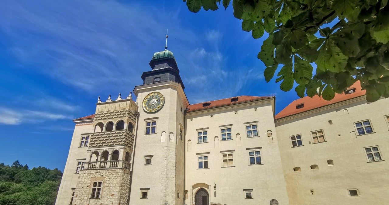 Zamek Pieskowa Skała po przebudowie, która miała miejsce pomiędzy 1542 a 1544 r. /Piotr Kamionka /Reporter