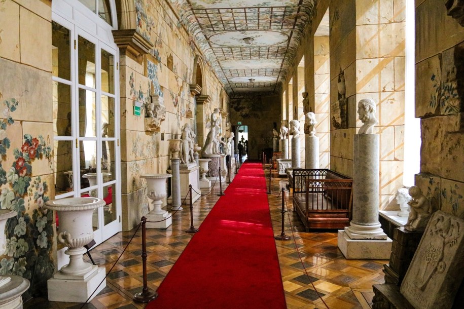 Zamek Potockich w Łańcucie: Perła polskiej historii i kultury /Shutterstock