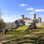 Zamek, schrony i ukryty w lesie Okręt. Okolica oferuje więcej, niż myślisz