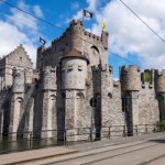 Belgia Zamek, szambo i szkielety. Skarby pod placem budowy