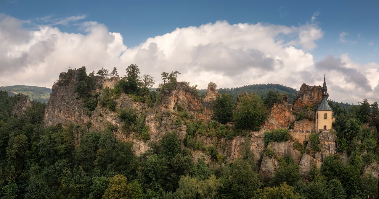 Zamek Vranov w pobliżu miejscowości  Malá Skála wybudowano na skale /Deposit/East News /East News
