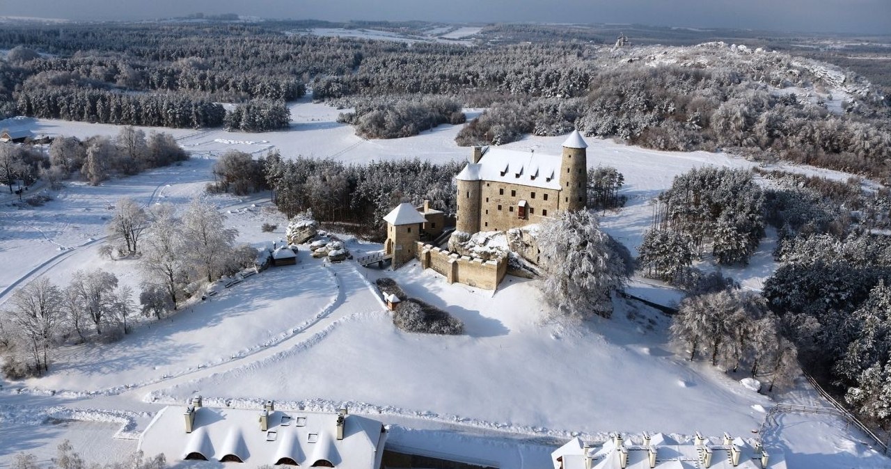 Zamek w Bobolicach zachwyca nie tylko latem /Hotelzamekbobolice /CC BY-SA 4.0