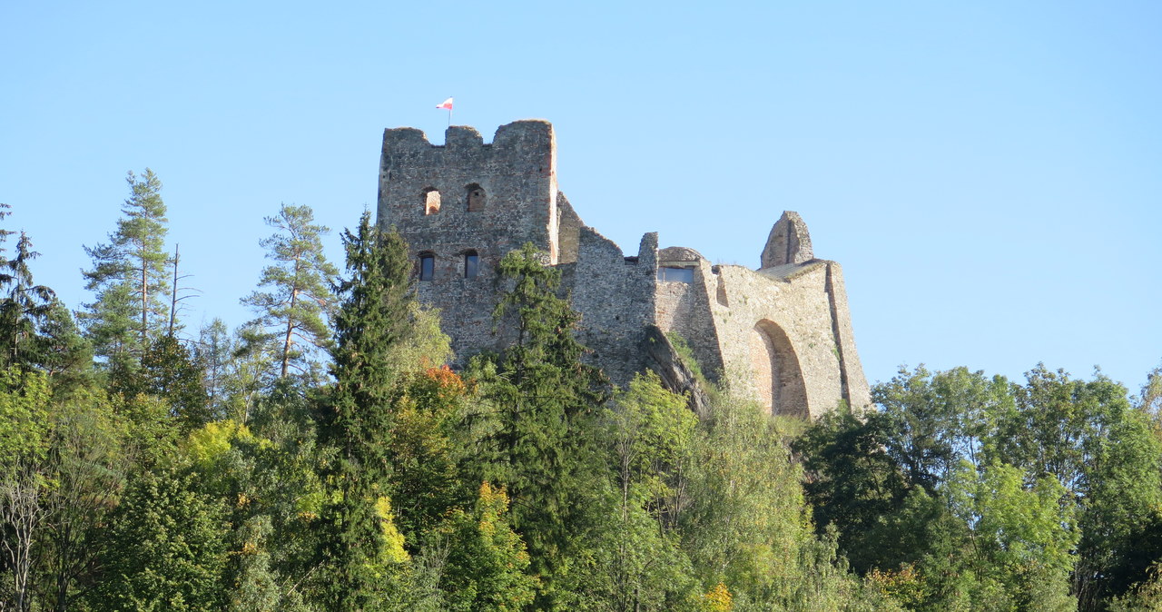 Zamek w Czorsztynie się sypie