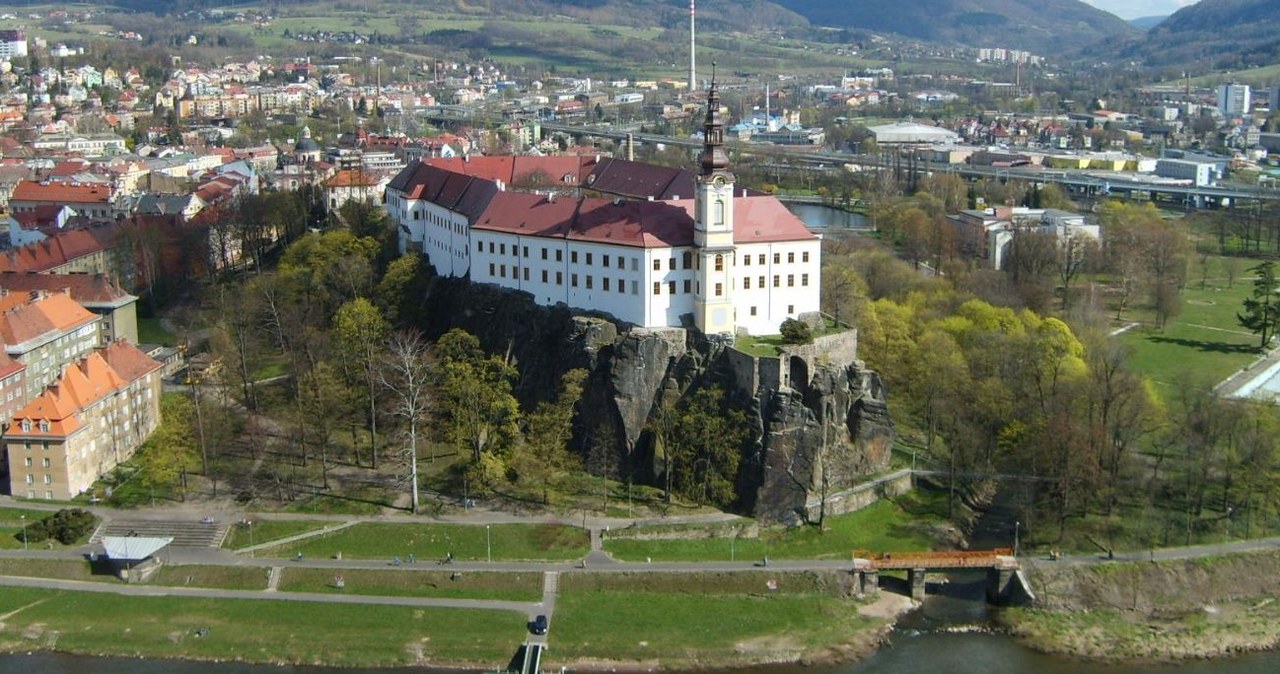 Zamek w Děčínie jest czeską perełką turystyczną /Ondřej Koníček /Domena publiczna